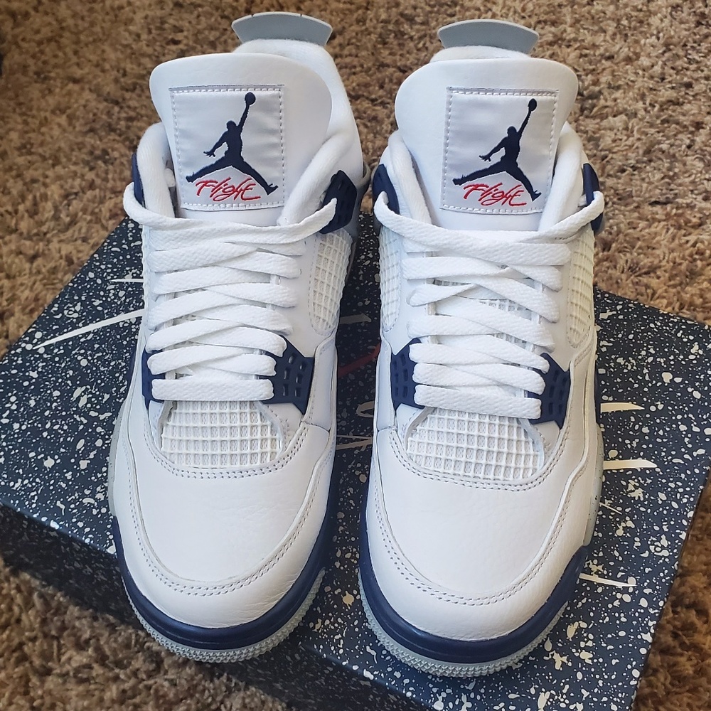 Jordan 4 Midnight Navy - Size 7.5 Men / Size 9 Women - DH6927-140 - BNIB